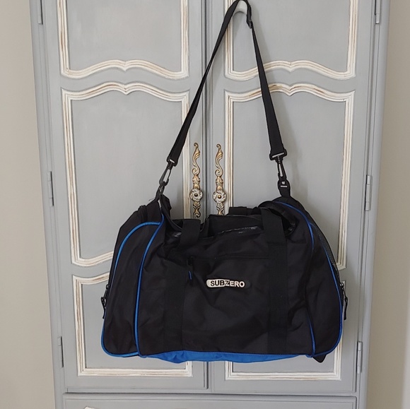 Sub Zero RARE Duffle Bag, NWOT! - Picture 2 of 3